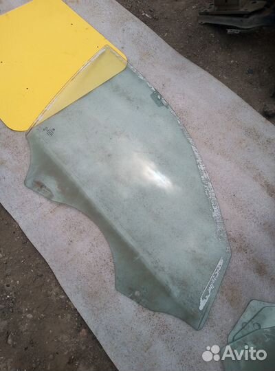 Стекла на BMW E90 Седан