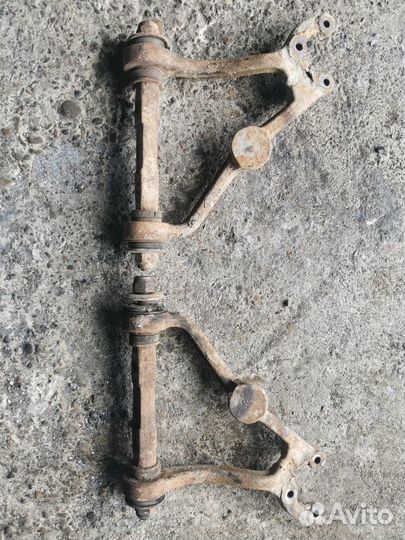 Рычаг передней подвески верх прав лев Нива 2121