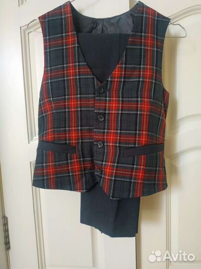 Школьная форма.Брюки 140.Жилет до 152