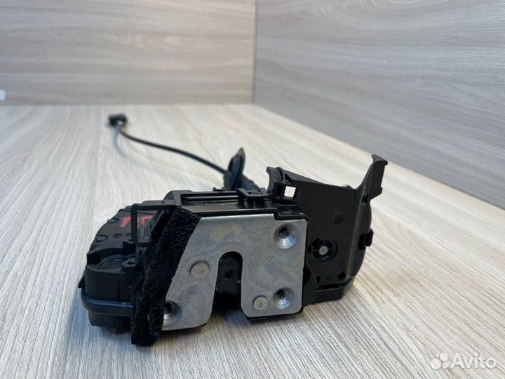 Замок двери передний правый LADA X-Ray