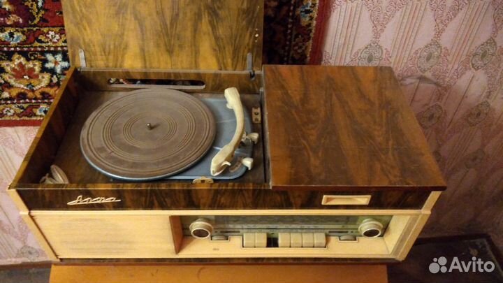 Радиола ламповая Арфа радиоприемник электропроигры