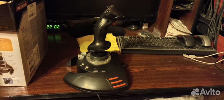 Проводной джойстик Thrustmaster T-Flight Stick X