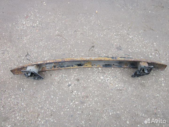 Усилитель заднего бампера Фольксваген Гольф 4