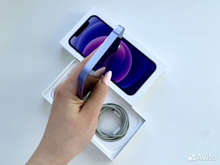 iPhone 12, 64 ГБ