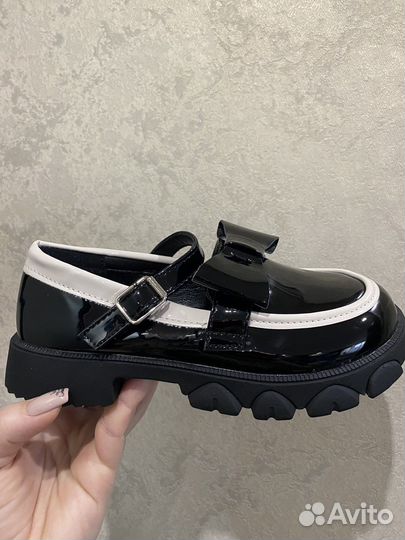 Туфли для девочки новые