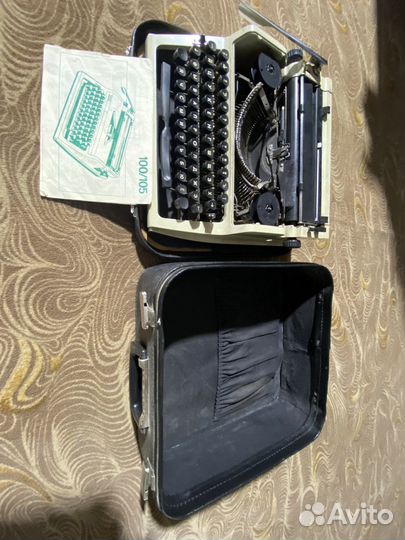 Печатная пишущая машинка Erika 100/105