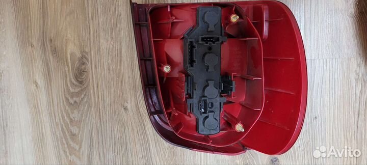 Задние фары на VW Polo хетчбэк в идеальном состоян