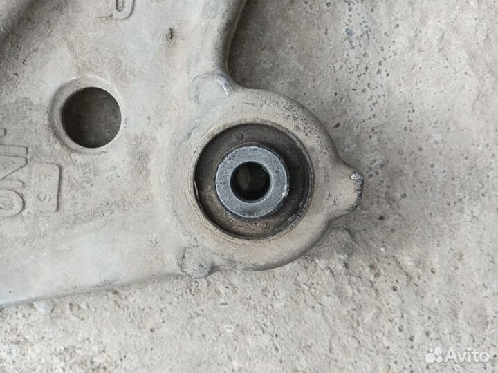 Рычаг передний правый нижний Nissan Teana J32