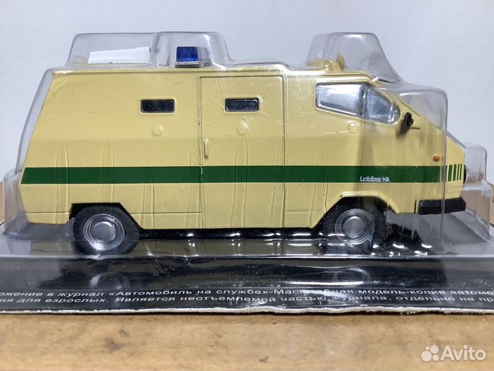 Модель автомобиля раф-Лаббе 1:43 деа