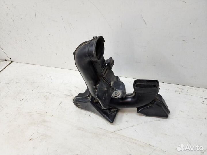 Резонатор воздушного фильтра передний Kia Rio 4