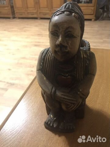 Статуэтка из дерева