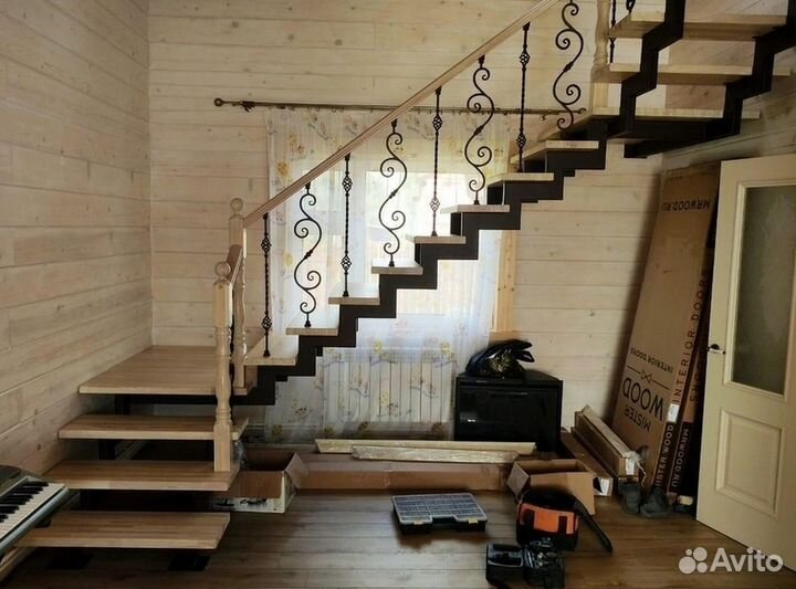 Лестница на металлокаркасе