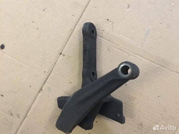 Кронштейн кпп Peugeot 307 (3033)