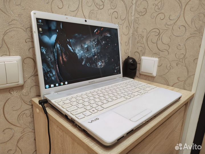 Ноутбук стильный Sony vaio учеба работа