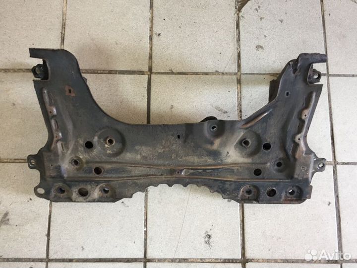 Передний задний подрамник Ford Focus 1 седан