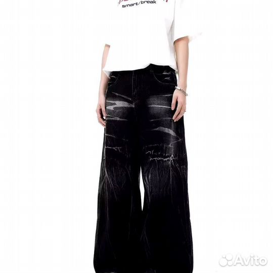 Джинсы Balenciaga black claws type на руках