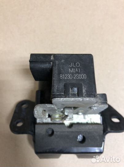 Замок двери багажника Hyundai IX35