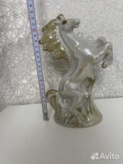 Фарфоровая статуэтка 