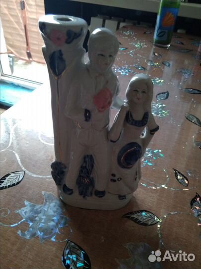 Фарфоровая статуэтка