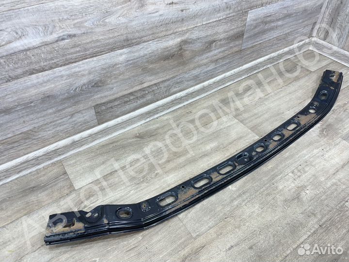 Верхний усилитель бампера Land Cruiser 200 (07-12)