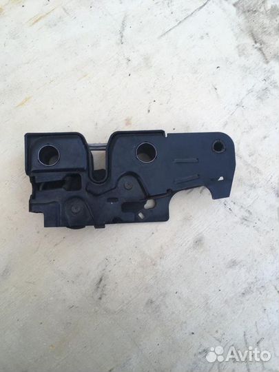 Замок капота VW Jetta 5, Golf 5