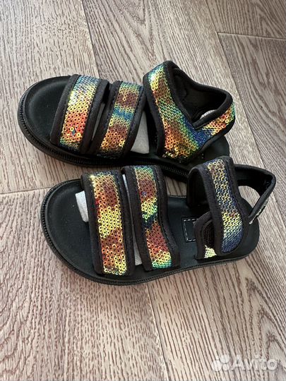 Сандалии для девочки