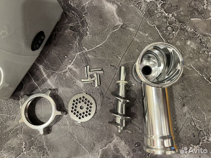 Новая мясорубка с овощерезкой.Доставка