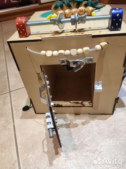 Бизиборд домик