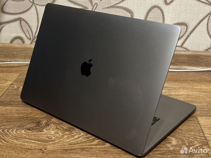 MacBook Pro 15 2019 intel core i9 16/512gb