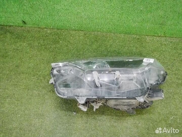 Фара левая Toyota RAV4