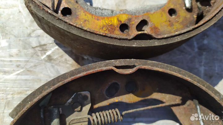 Комплект задних тормозных колодок Хендай акцент