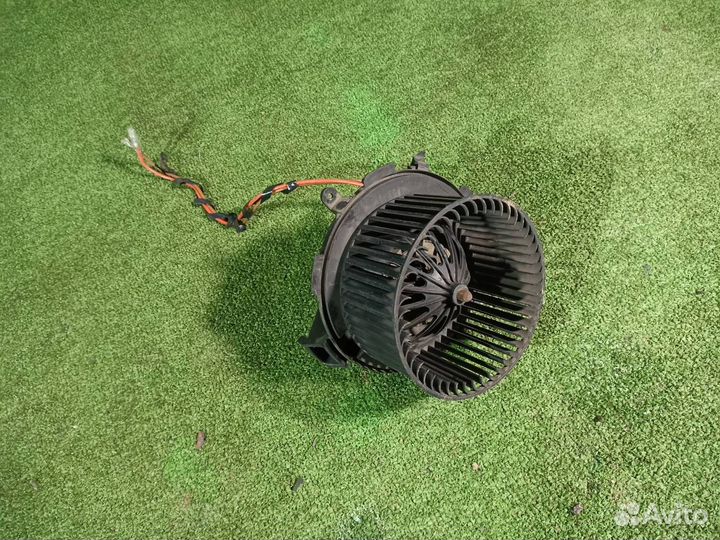 Моторчик отопителя Opel Zafira B компактвэн 1.8