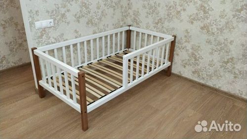 Кроватка с бортиком сингл для малыша из натурально