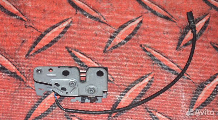 Замок капота Volkswagen Golf Plus 5 6