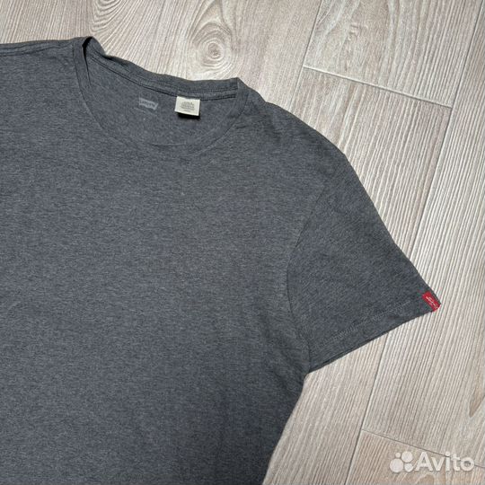 Футболка Levis