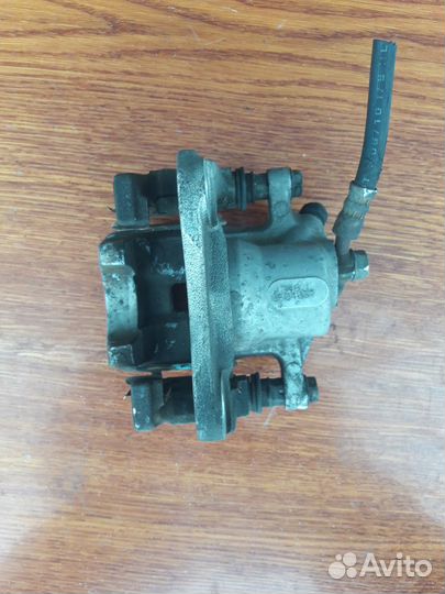 Суппорт задний Lexus HS250h