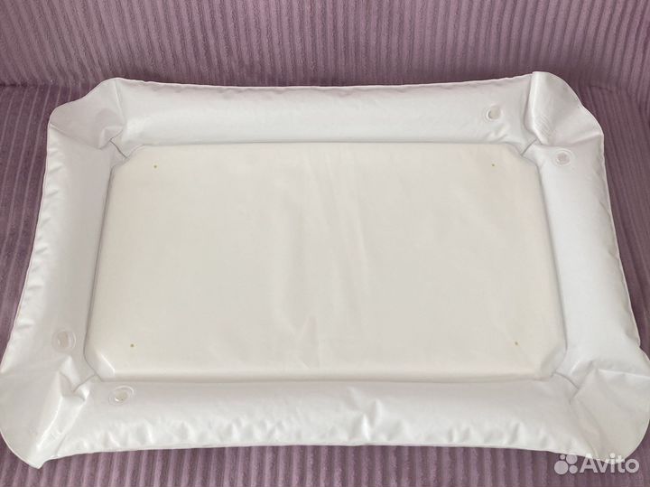 Надувной матрасик на пеленальный стол Икеа белый