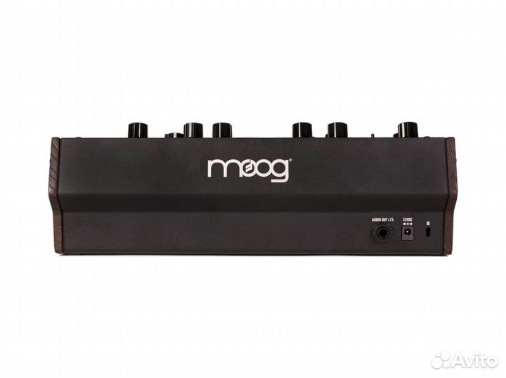 Moog Dfam перкуссионный синтезатор