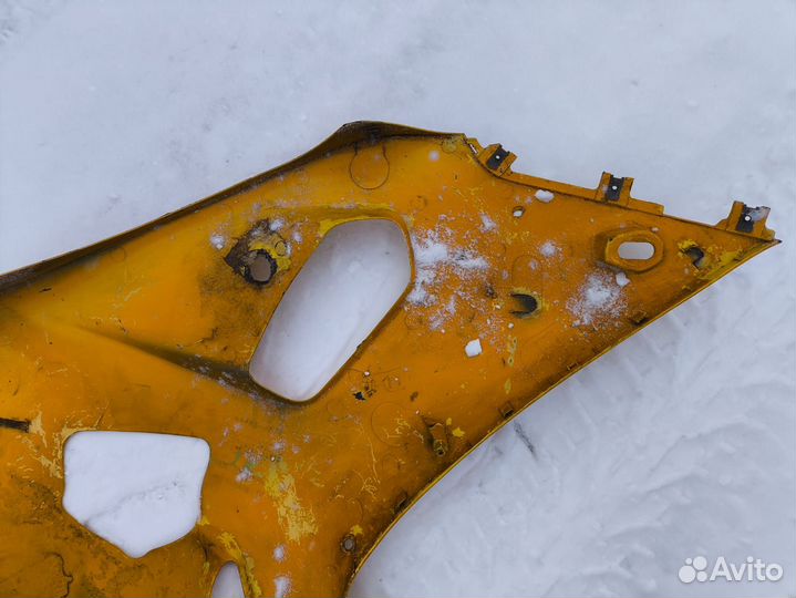 Gsx-r600 01-03 k1 k2 k3 боковой левый пластик