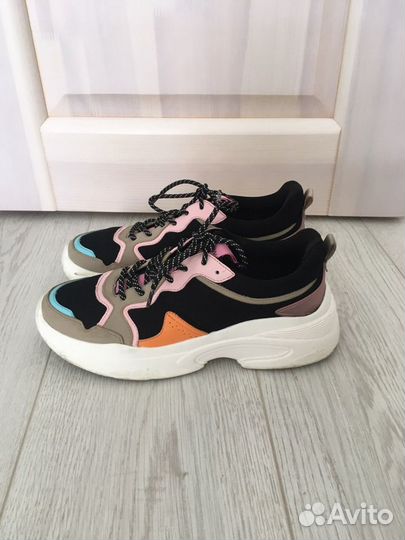 Кроссовки pullandbear