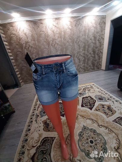 Шорты женские