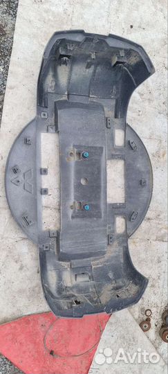 Кожух запасного колеса паджеро 4
