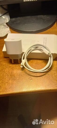 Зарядное устройство для iPhone