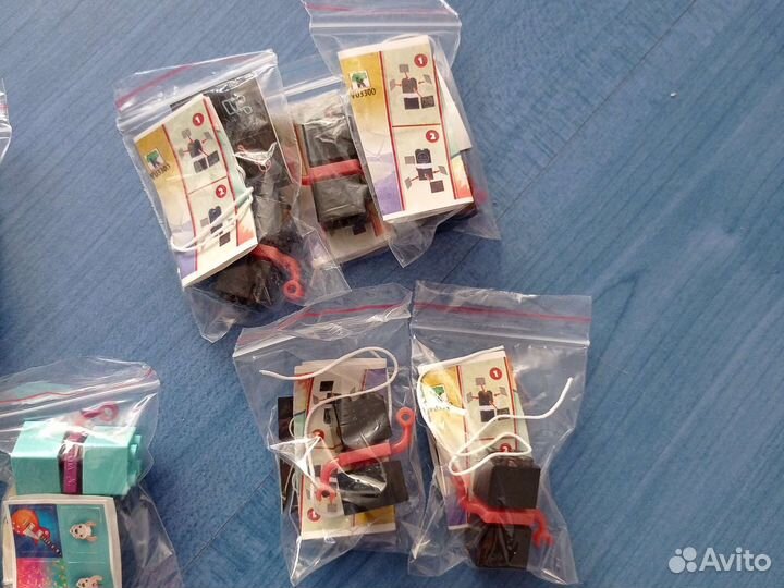 Kinder Joy Emoji Bricks 2022