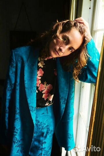 Жаккардовый костюм с цветочным принтом