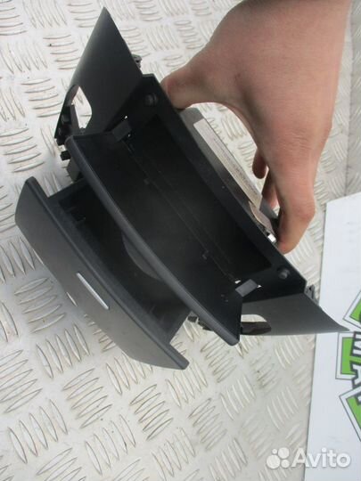 Ящик передней консоли Kia Ceed 1