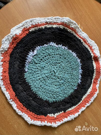 Коврик из трикотажной пряжи
