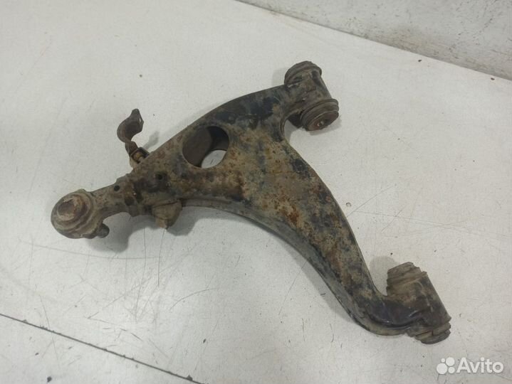Рычаг передний правый нижний