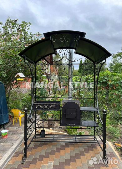 Мангал с крышей