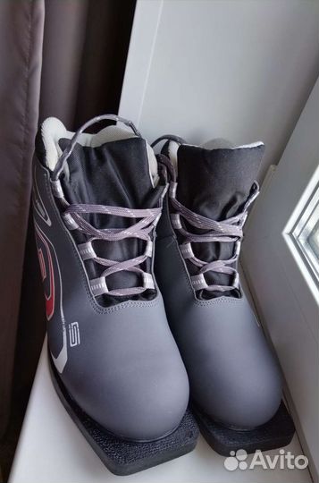 Лыжные ботинки